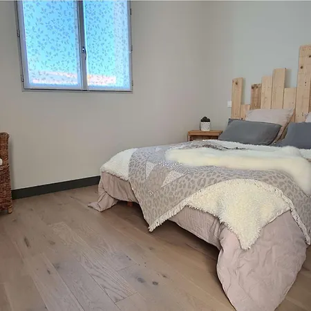 Hébergement de vacances Maison A Royan Avec Piscine Pour 5 Personnes - Fr-1-494-191