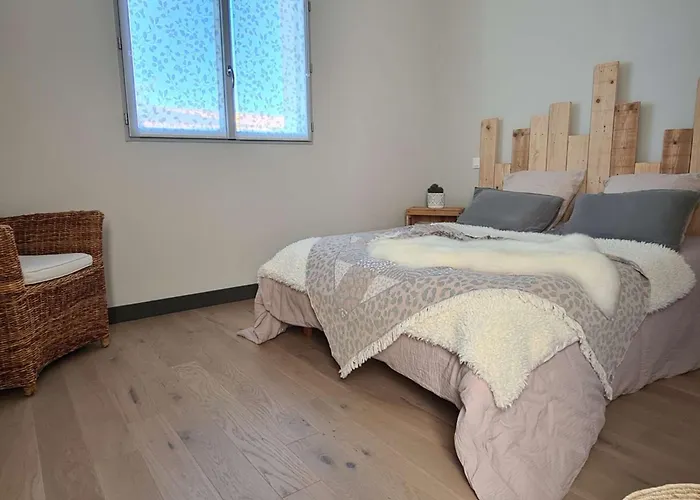 Hébergement de vacances Maison A Royan Avec Piscine Pour 5 Personnes - Fr-1-494-191