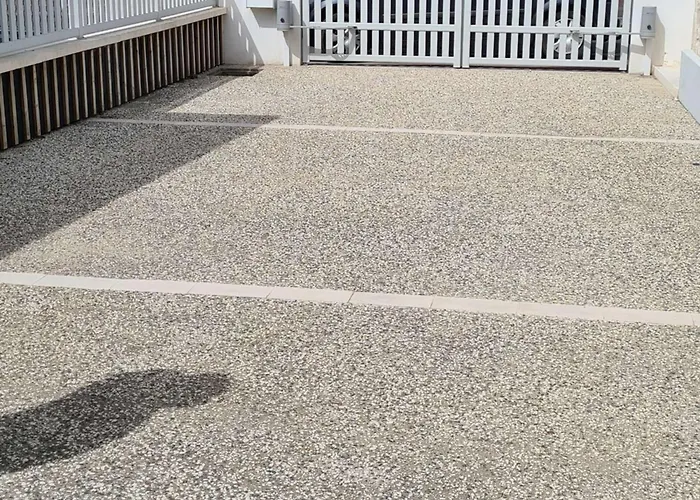 Maison A Royan Avec Piscine Pour 5 Personnes - Fr-1-494-191